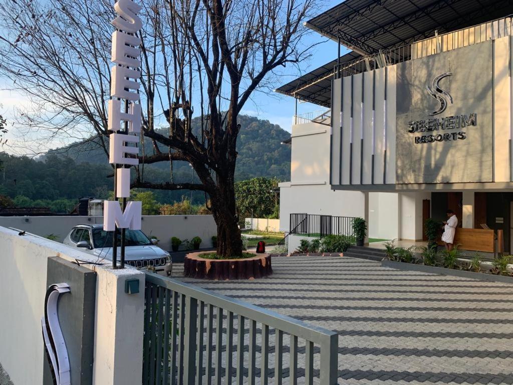 Seeheim Resorts Athirappilly Bagian luar foto