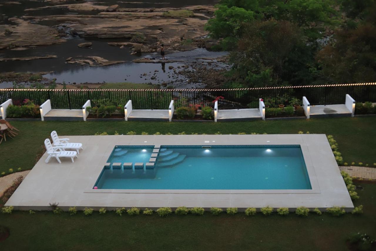 Seeheim Resorts Athirappilly Bagian luar foto