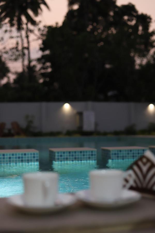 Seeheim Resorts Athirappilly Bagian luar foto
